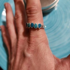 TURQUOISE AND SILVER RING SIZE 8
